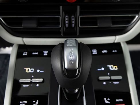 New 2026 Porsche Macan S image 28