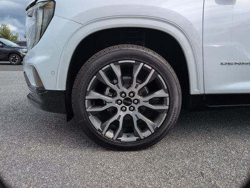 New 2026 GMC Acadia Denali Ultimate AWD/4WD image 16