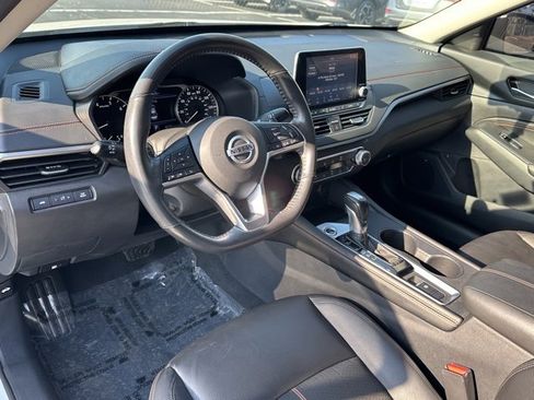 Certified 2022 Nissan Altima 2.5 SR image 11