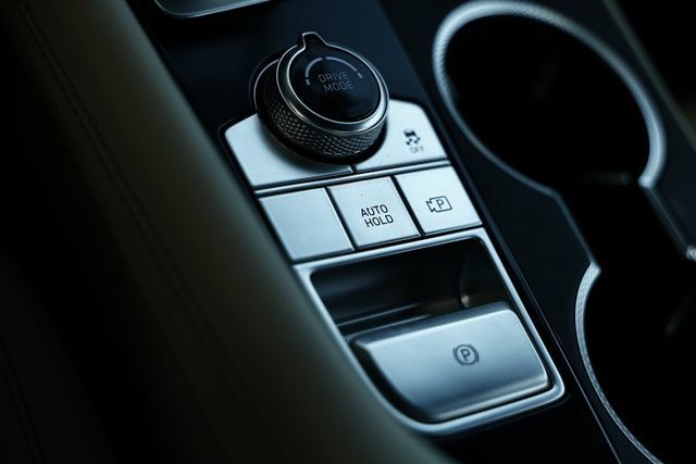 Certified 2026 Genesis G70 2.5T AWD/4WD image 39