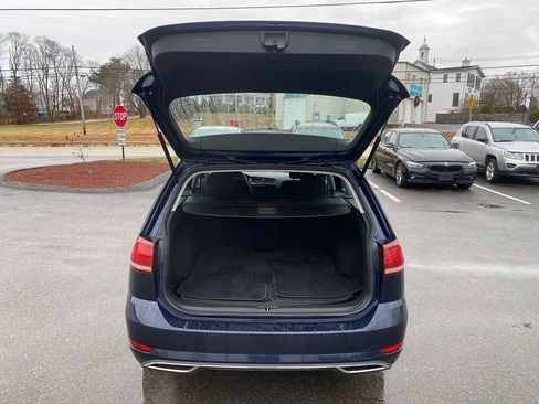 Used 2018 Volkswagen Golf S image 26