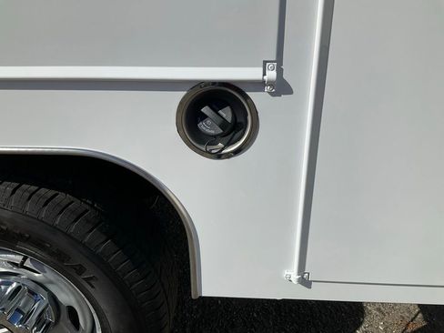 New 2025 Ford F350 XL w/ XL Chrome Package image 27