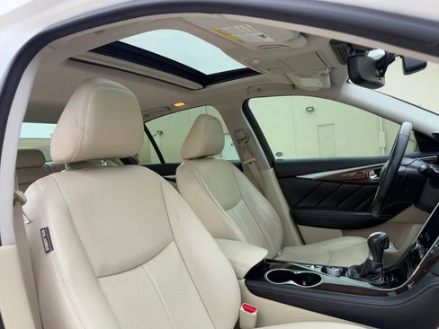 Used 2015 INFINITI Q50 Premium w/ Technology Package RWD image 15