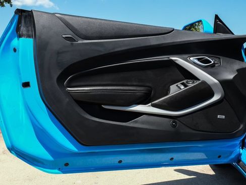 Used 2023 Chevrolet Camaro LT w/ Technology Package RWD image 39
