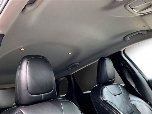 Used 2021 Jeep Cherokee Latitude Plus image 26