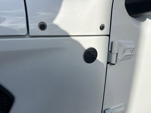 Used 2022 Jeep Wrangler Unlimited Sport image 19