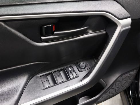 Used 2024 Toyota RAV4 LE AWD/4WD image 22