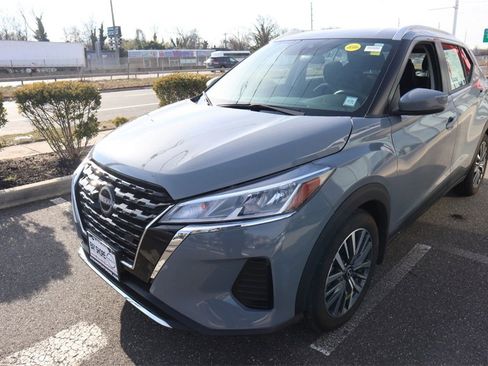 Certified 2024 Nissan Kicks SV image 9