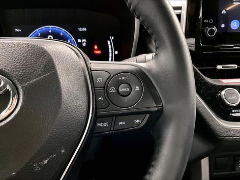Used 2024 Toyota Corolla Cross XLE w/ Convenience Package FWD image 24