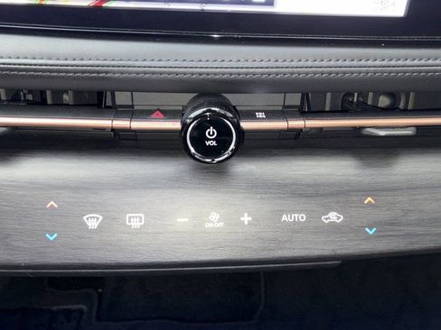 Certified 2023 Nissan Ariya FWD image 15