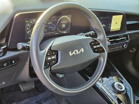 Used 2023 Kia Niro Wind FWD image 18