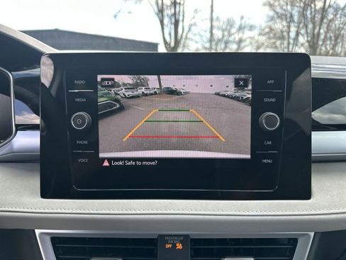 New 2026 Volkswagen Taos SE image 24