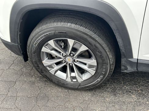 Used 2025 Chevrolet Equinox LT FWD image 24