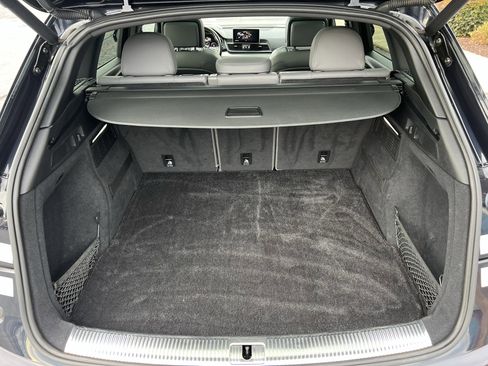 Used 2018 Audi SQ5 Premium Plus w/ Navigation Package image 43