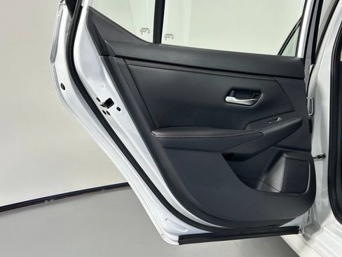 Used 2023 Nissan Sentra SR w/ SR Premium Package FWD image 14