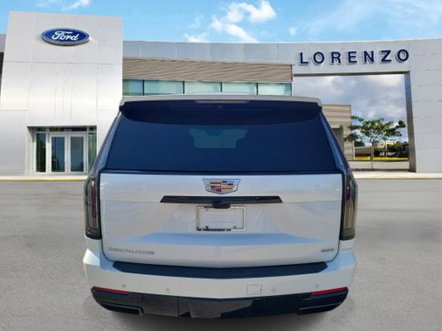 Used 2025 Cadillac Escalade ESV Sport w/ Touring Package AWD/4WD image 6