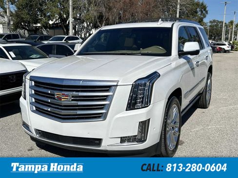 Used 2018 Cadillac Escalade Platinum image 1