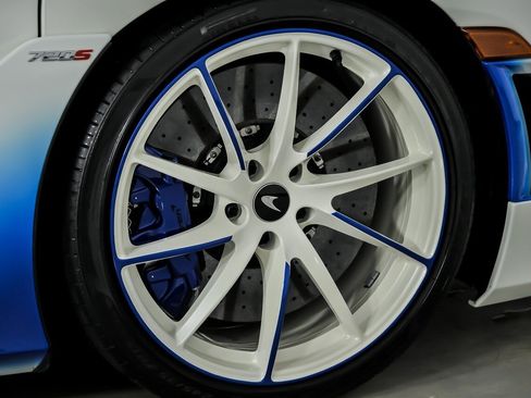 Used 2021 McLaren 720S Spider RWD image 17