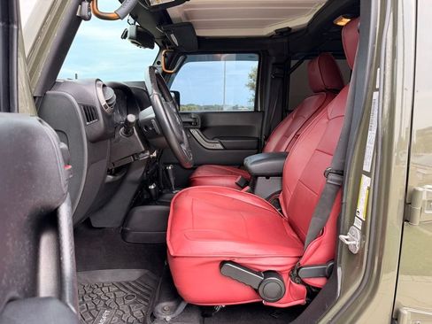 Used 2015 Jeep Wrangler Unlimited Sport w/ Quick Order Package 24S AWD/4WD image 2