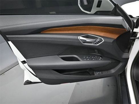 Used 2022 Audi e-tron GT Premium Plus image 11