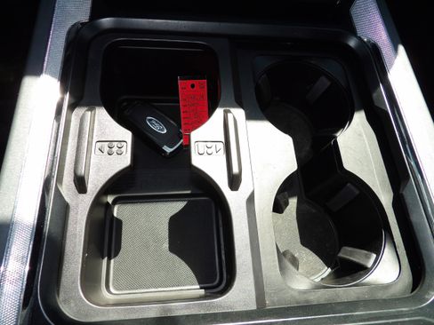 Used 2024 Ford F350 Lariat AWD/4WD image 22