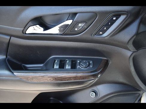 Used 2022 GMC Acadia Denali w/ Denali Ultimate Package image 15