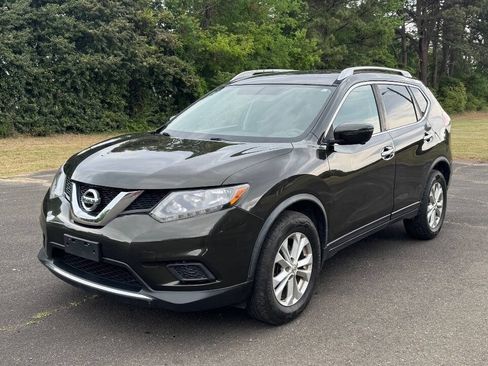 Used 2016 Nissan Rogue SV w/ SV Premium Package AWD/4WD image 4