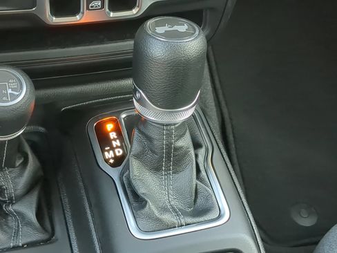 Used 2025 Jeep Wrangler Unlimited Sahara AWD/4WD image 62