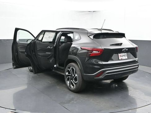 New 2026 Chevrolet Trax RS w/ Sunroof Package FWD image 52