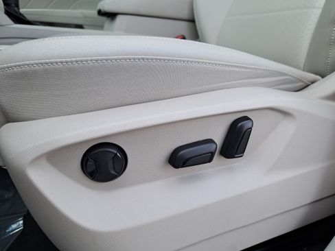 Certified 2023 Volkswagen Atlas SE w/ Panoramic Sunroof Package FWD image 28