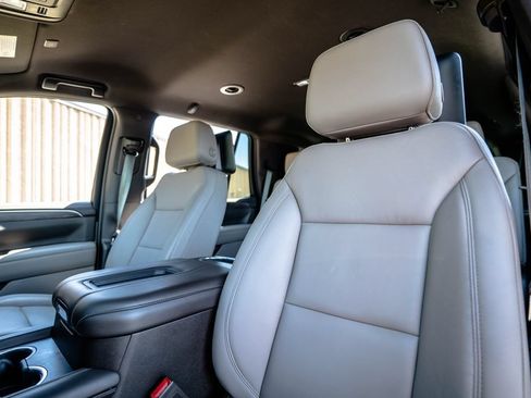 Used 2021 Chevrolet Tahoe Z71 w/ Z71 Off-Road Package AWD/4WD image 6