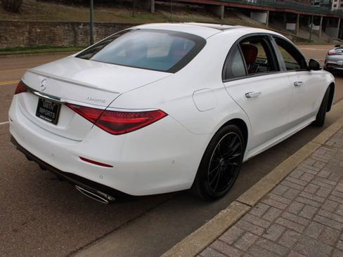Used 2025 Mercedes-Benz S 580 4MATIC Sedan w/ AMG Line Package image 5