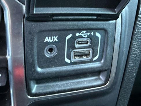 Used 2023 Jeep Gladiator Sport image 26