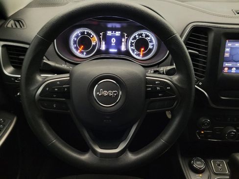 Used 2019 Jeep Cherokee Latitude w/ Popular Appearance Group AWD/4WD image 22