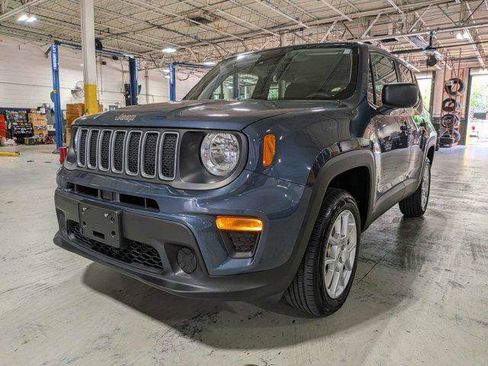 Certified 2023 Jeep Renegade Latitude AWD/4WD image 8