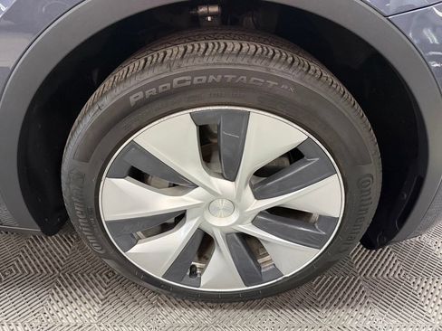 Used 2020 Tesla Model Y Long Range AWD/4WD image 18