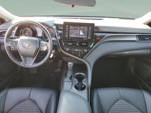 Used 2024 Toyota Camry SE image 10