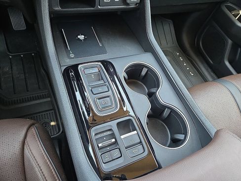 Used 2025 Honda Pilot Elite image 31