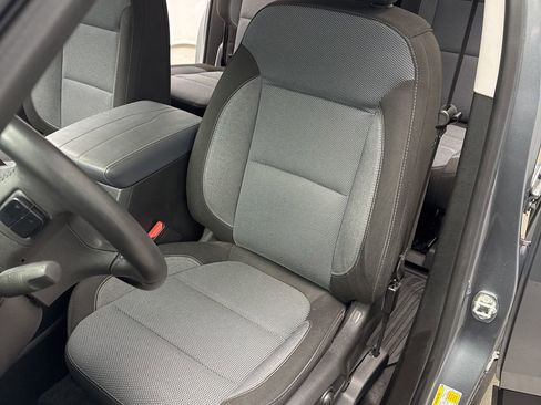 Used 2018 Chevrolet Traverse LT image 9