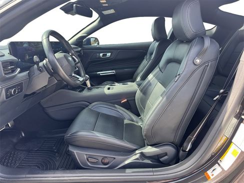 Used 2024 Ford Mustang GT Premium image 9