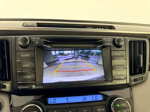 Used 2018 Toyota RAV4 XLE FWD image 19