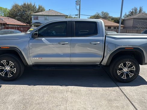 Used 2025 GMC Canyon AT4 image 4