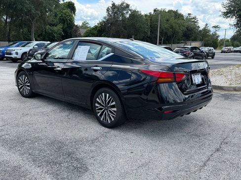 Used 2024 Nissan Altima 2.5 SV FWD image 6