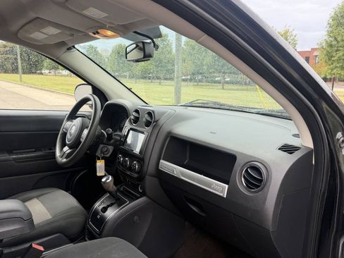 Used 2014 Jeep Compass Sport w/ Power Value Group FWD image 21