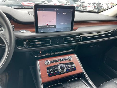 Used 2023 Lincoln Aviator Reserve AWD/4WD image 11