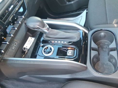 Used 2024 Chevrolet Colorado LT w/ LT Convenience Package AWD/4WD image 18