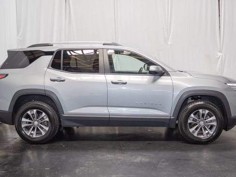 Used 2025 Chevrolet Equinox LT w/ Convenience Package II AWD/4WD image 4