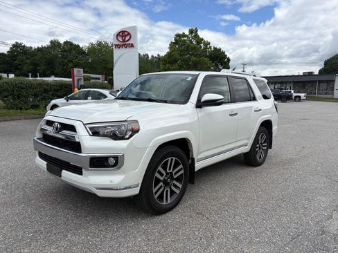 Used 2019 Toyota 4Runner Limited AWD/4WD image 3