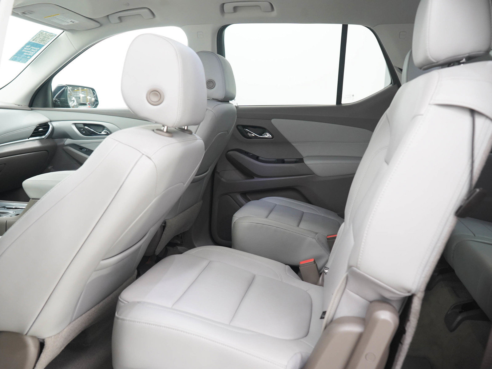 Used 2020 Chevrolet Traverse LT w/ LPO, Floor Liner Package AWD/4WD image 16