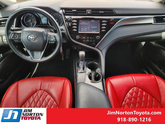 Used 2018 Toyota Camry SE w/ Moonroof Package FWD image 26